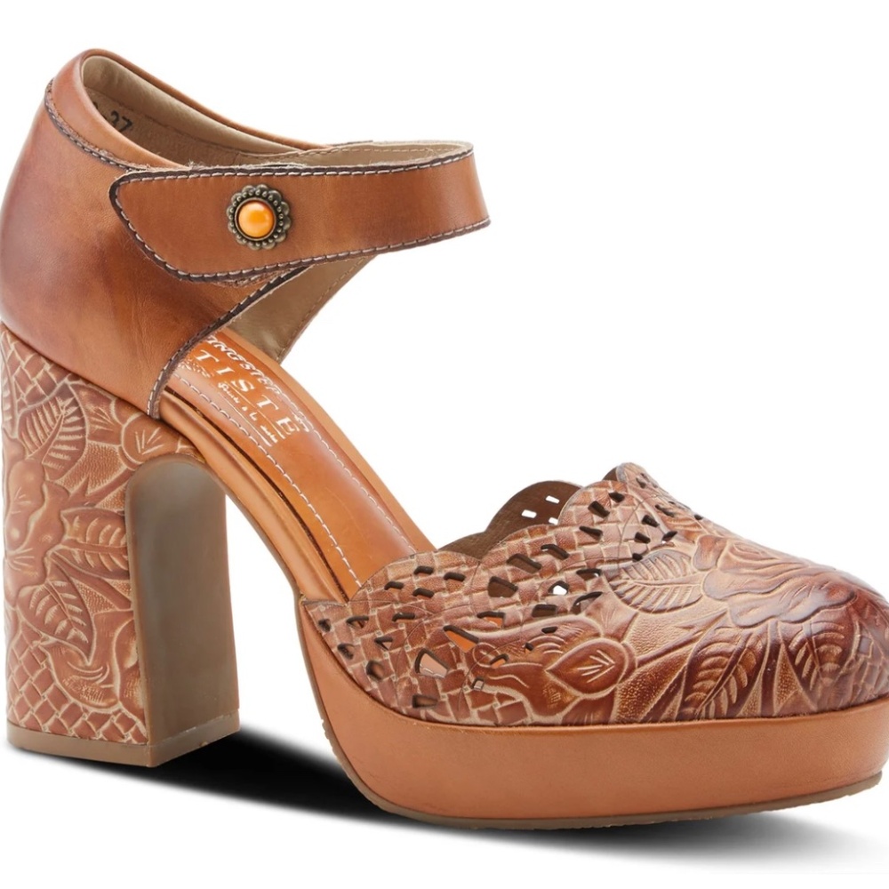 L’Artiste Camel Mireles Heels